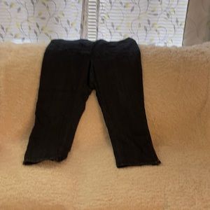 Selling size 13 capris brand name Contrast